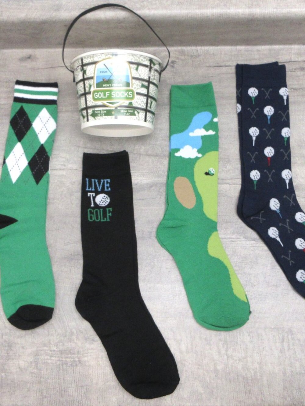 4 PAIR MEN'S CREW GOLD SOCKS IN NOVELTY BUCKET SOCK SIZE 10-13 SHOE SIZE 7-12